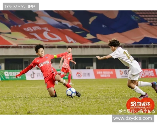 大阪飞脚与清水鼓动的激烈对决展现足球魅力与团队精神的完美结合