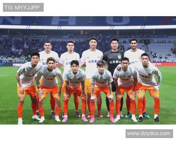 山东队与上海队在足协杯激战正酣谁能晋级下一轮的较量即将揭晓 山东队与上海队在足协杯激战正酣谁能晋级下一轮的较量即将揭晓