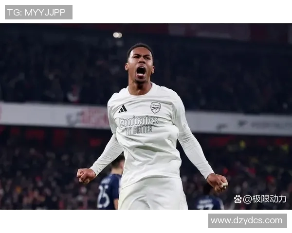 阿森纳图拉与安队的激烈对决展现足球魅力与团队精神 阿森纳图拉与安队的激烈对决展现足球魅力与团队精神