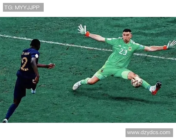 马丁内斯的传奇旅程：从草根球员到世界足坛巨星的奋斗故事